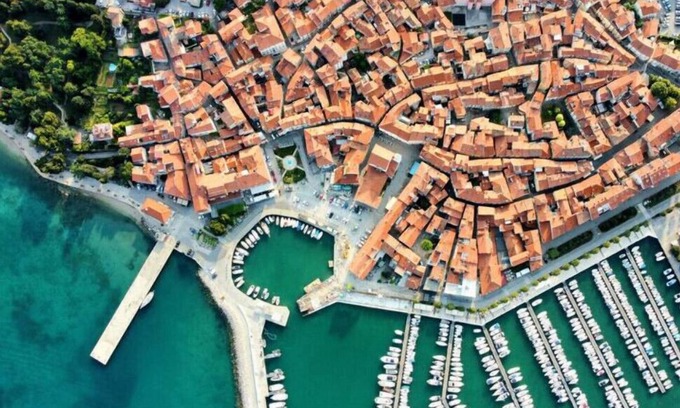 Izola Apartment | Relax at Dea Del Mar - Cozy Studio with Balcony