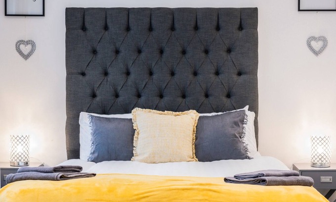 Kirkheaton Apartment | Budget-Friendly Dealhouse Apartments 11 for Family Stays