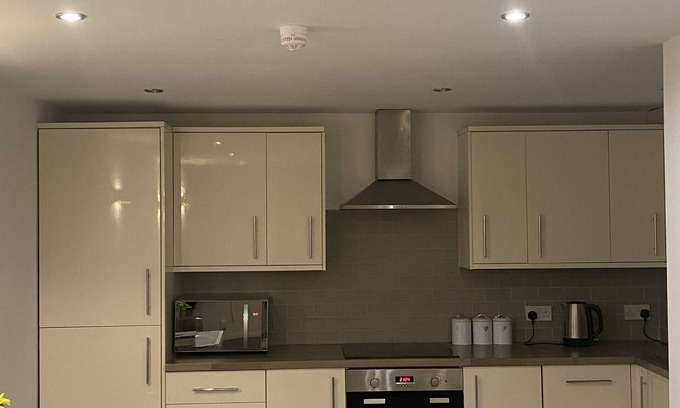 Kirkheaton Apartment | Exceptional Dealhouse F7 Apartments with Family-Friendly Amenities