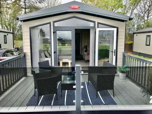Forfar Ski Chalet | Debran Lodge