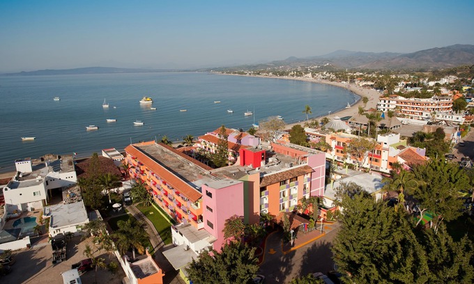 Rincon de Guayabitos Hotel | Relax at Decameron Los Cocos Guayabitos Resort with Ocean Views
