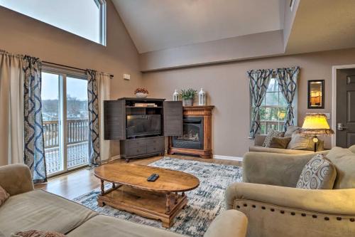 Osage Beach House | Cozy Hilltop Home in Osage Beach with Oceanfront Views