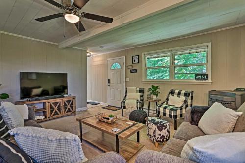 East Stroudsburg House | Pet-Friendly East Stroudsburg Home with Deck & Gas Grill