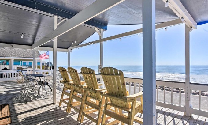 Surfside Beach House | Beachfront Surfside Home with Deck and Family-Friendly Amenities