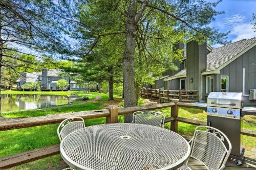 White Haven House | Tranquil Lake Harmony Home with Fishing Pond for Families