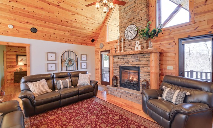 Sparta Cabin | Sparta Cabin Retreat with Hot Tub & Incredible Mountain Views