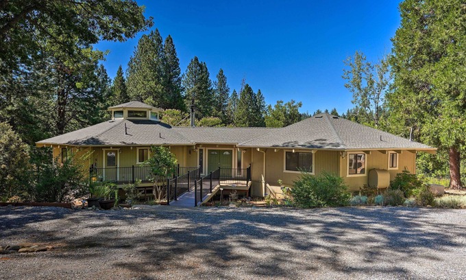 Apple Hill House | Explore Camino Home: Deck, Grill & Close to Wineries