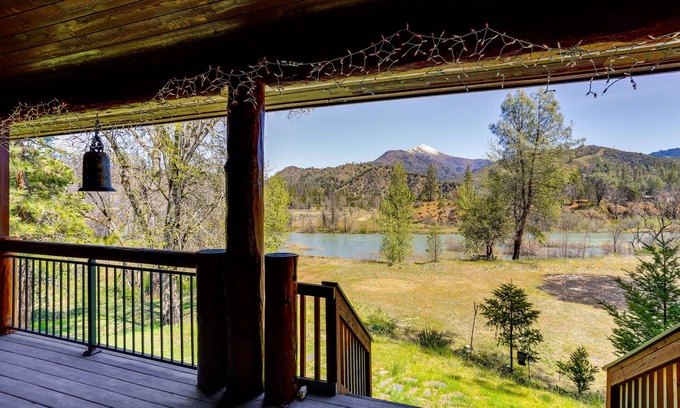 Junction City Cabin | Delightful Riverfront Cabin in Northern California Awaits