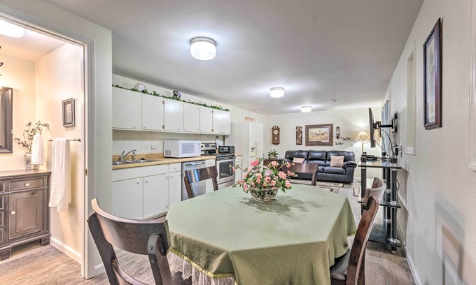 Hot Springs Village Apartment | Pet-Friendly Hot Springs Village Apartment with Deck & Pool
