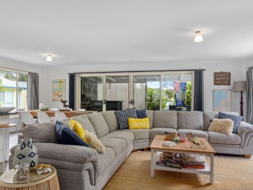 Carrickalinga House | Experience Comfort at Dolphin 31 with Family-Friendly Amenities