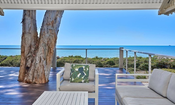 Clifton Beach House | Ocean View Retreat with Pool & Kitchen - Rated 9.8/10