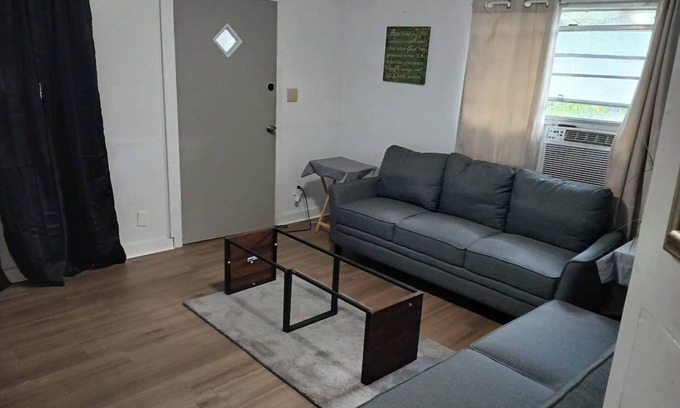 Jacksonville House | Decottes · Three Bdrm/Fast WiFi/Fence/Big Bk Yard/RokuTv