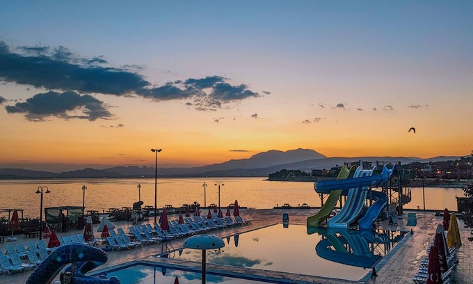 Edremit Hotel | Discover DEDEMAN VAN RESORT & AQUA: Family-Friendly Oasis