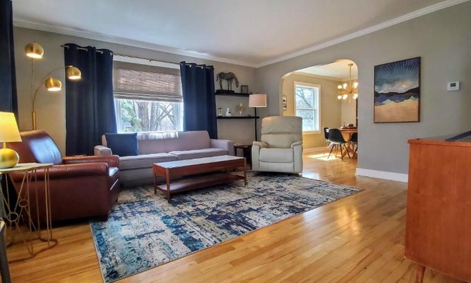 Rochester House | Experience Dee Dee's Den: Pet-Friendly Family Haven