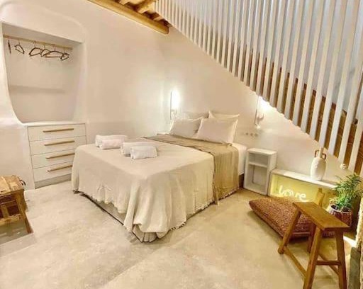 Artemonas House | Exceptional Dee House Sifnos: Guest Rated 10/10