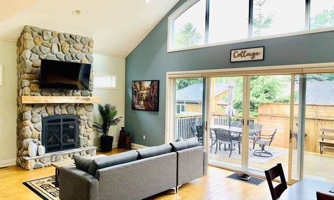 Grand Bend Cottage | Modern Cottage Steps from the Beach with Oceanfront Views