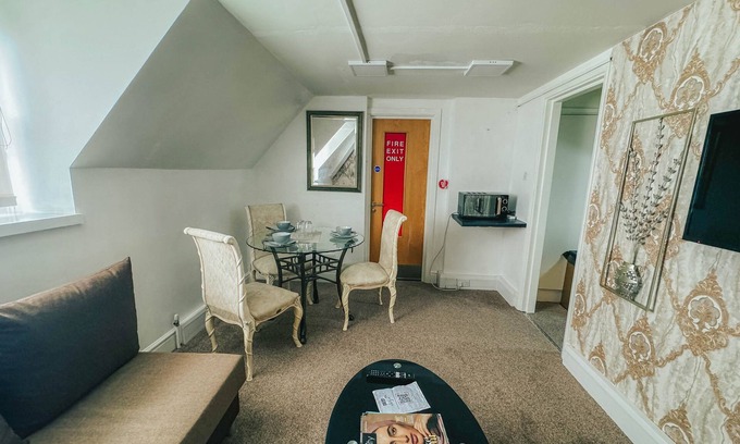 Solihull Apartment | DEE Rise Luxury Apartment in West Midlands