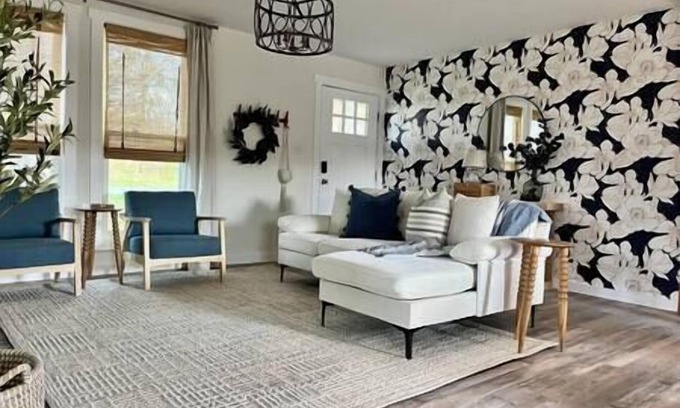 Lebanon House | Experience Comfort at Dee’s Bluebird Bungalow with Breakfast