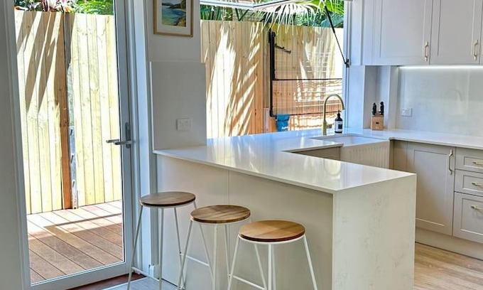 Dee Why Apartment | Dee Why Town House: Family & Pet-Friendly Retreat
