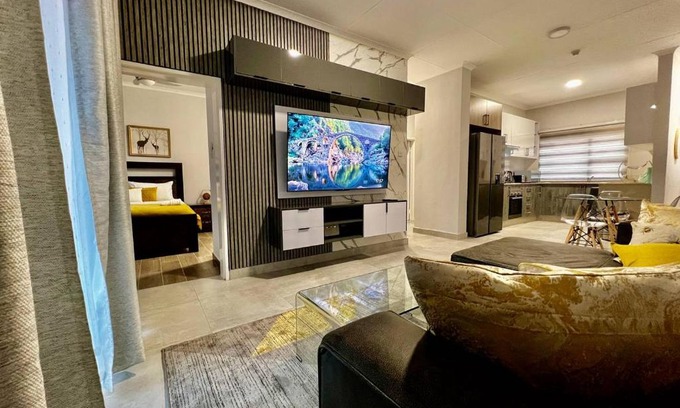 Gaborone Apartment | Oceanfront DeeLops Apt 304 with Pool & Great Reviews