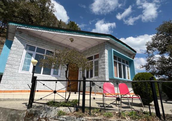 Shimla House | Pet-Friendly Deelux Cottages Inn with Top Amenities