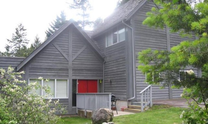 Lakeside House | Relaxing Deep Bay Home with Pool & Spa at Flathead Lake