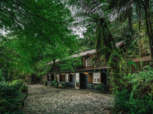 Shoufeng Bed & Breakfast | Relaxing Deep Breath B&B: Pet-Friendly with Hot Tub