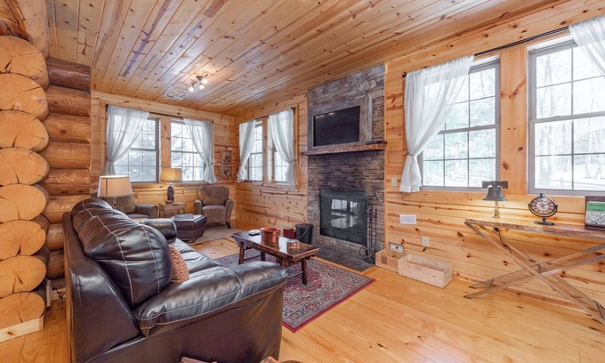 Thayerville Cabin | Owl Cabin: Wheelchair Accessible with Indoor Hot Tub & Fire Pit