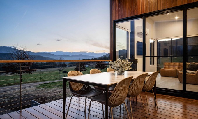 Bright Apartment | Modern Farmstay at Deep Creek: Enjoy Breathtaking Views