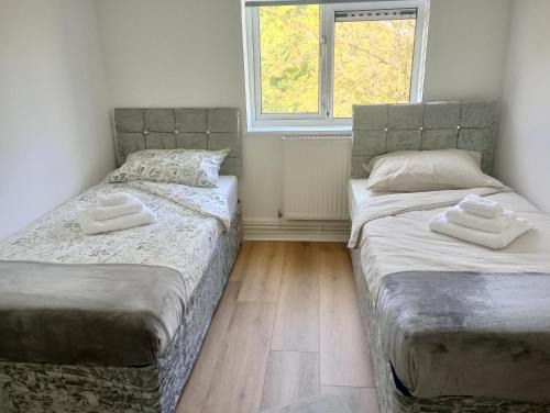 Oxford House | Serene Deep Sleep Bedroom: Guest Rated 9.5/10, Family Friendly