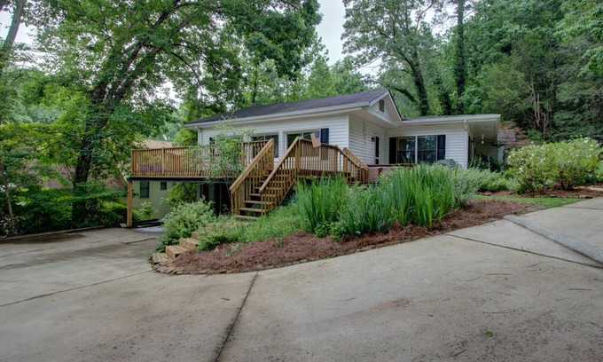 Gainesville Cottage | Serene Lake Front Escape with Dock and Amazing Views