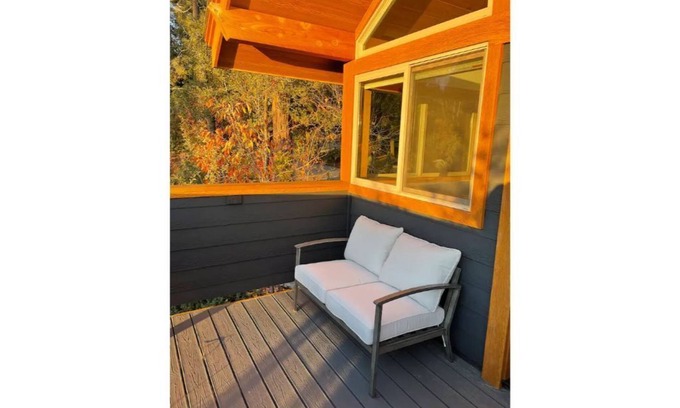 Idyllwild Cottage | Cozy Deer Haven Cottage with Deck & Spa Amenities