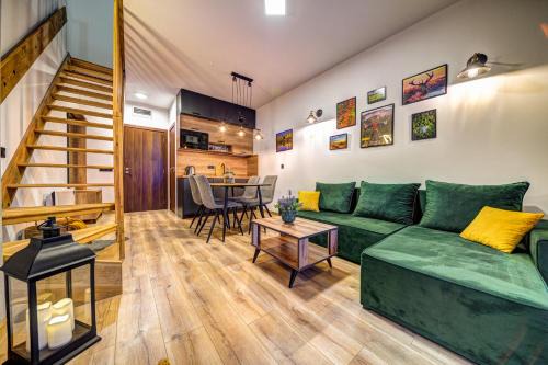 Smolyan Apartment | Relax at Deer Lake 521: Family-Friendly Pool Retreat