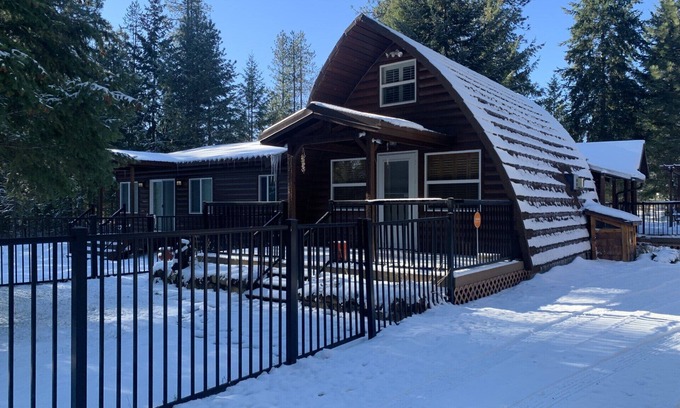 Loon Lake Ski Chalet | Deer Lake Chalet: Pet-Friendly Retreat with Breakfast Included