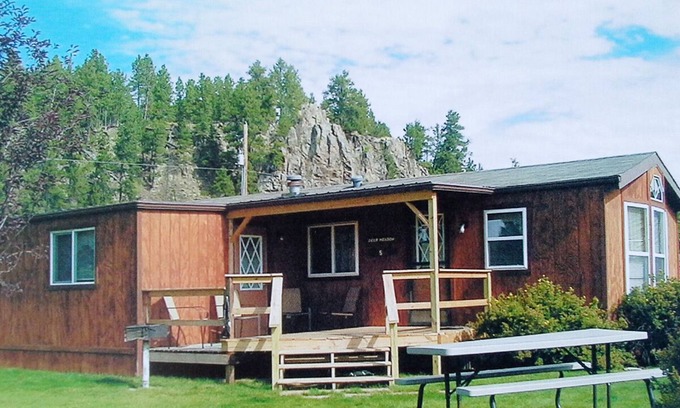 Hill City Cabin | Cozy Deer Meadow Cabins @ Creekside: Rated 9.8/10!
