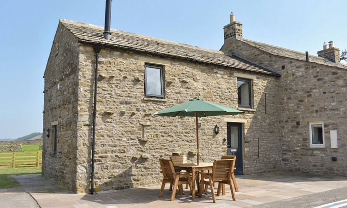 Fremington Cottage | Inviting 2 Bedroom Retreat in Harkerside, Near Grinton