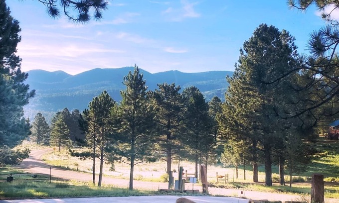 Angel Fire House | Deer Ridge Lodge - Pet Friendly & Steps from Ski Slopes