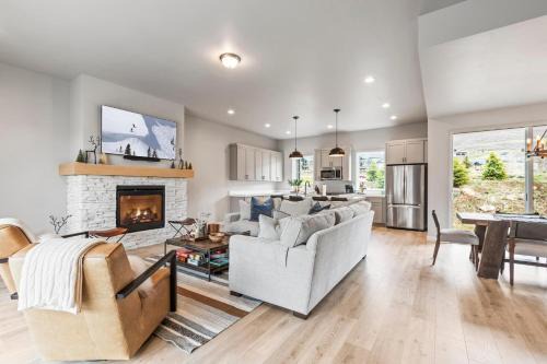 Deer Mountain House | Family-Friendly Deer Springs 12754 with Hot Tub Access