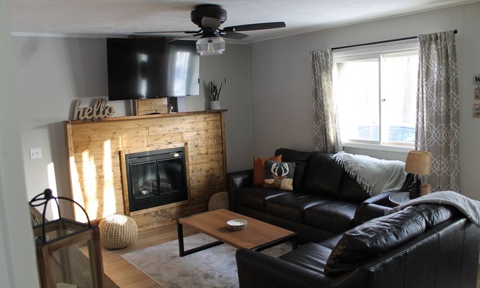 Johannesburg Cabin | Deer-View Cabin: Cozy Retreat with Pet-Friendly Yard
