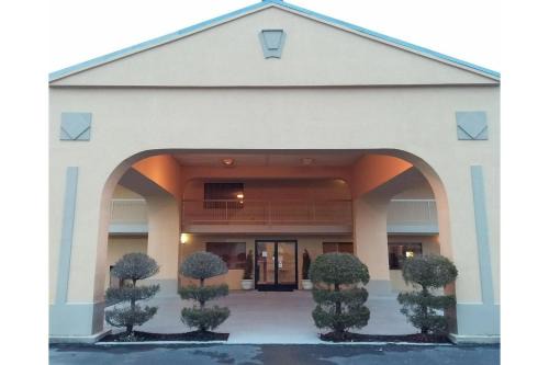 Blytheville Hotel | Deerfield Inn By Capital O Blytheville AR I55