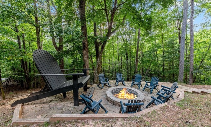 Ellijay Cabin | Relaxing Retreat at Deerwoodslodge in Ellijay, GA