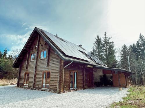 Henau Apartment | Discover Cozy Comfort at Waldhaus im Soonwald