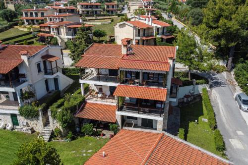 Kriopigi Villa | Explore Dekalo Seaside Villa - Family-Friendly Getaway