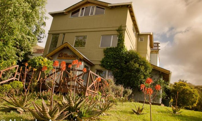 Puerto Piramides Hotel | Experience Del Nomade Hosteria Ecologica - Rated 9/10
