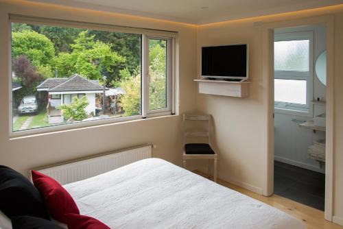 Frutillar Hotel | Oceanfront Del Pescador Hotel Cabañas - Guest Rated 9/10