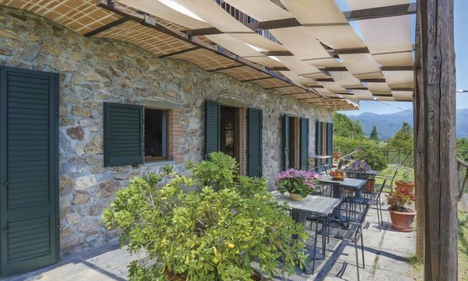 Molazzana House | Oceanfront Del Regolo: Family-Friendly Retreat with Pool