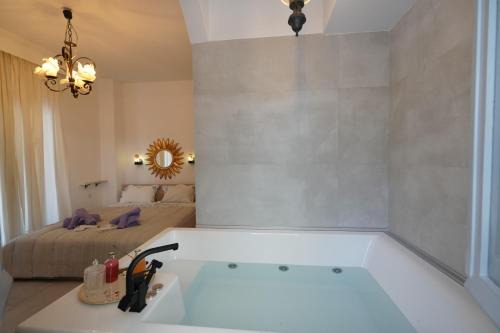 Serres Apartment | Relaxing Del Sole Spa Apartment with Hot Tub & Pet Friendly