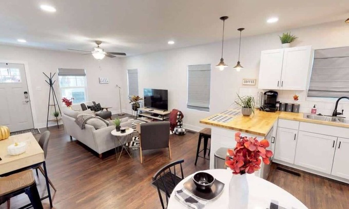 Wichita House | Delano Delight - Perfect for Pets & Family Near Downtown