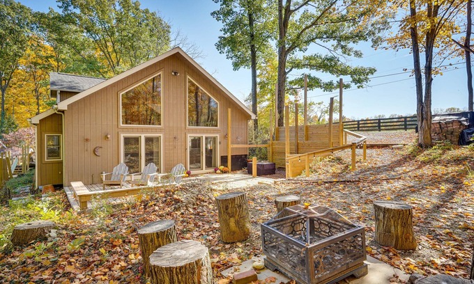 Delaware Cabin | Delaware Wooded River Retreat: Scenic Views & Family Amenities
