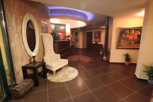 Menidion Hotel | Discover Delfini Hotel: Family-Friendly & Accessible Stay